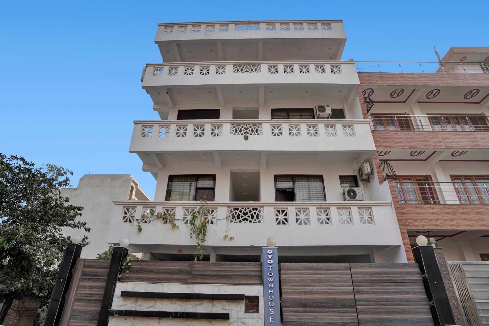 Collection O Samira Residency Near Botanic Garden Of Indian Republic Hotel Noida Buitenkant foto