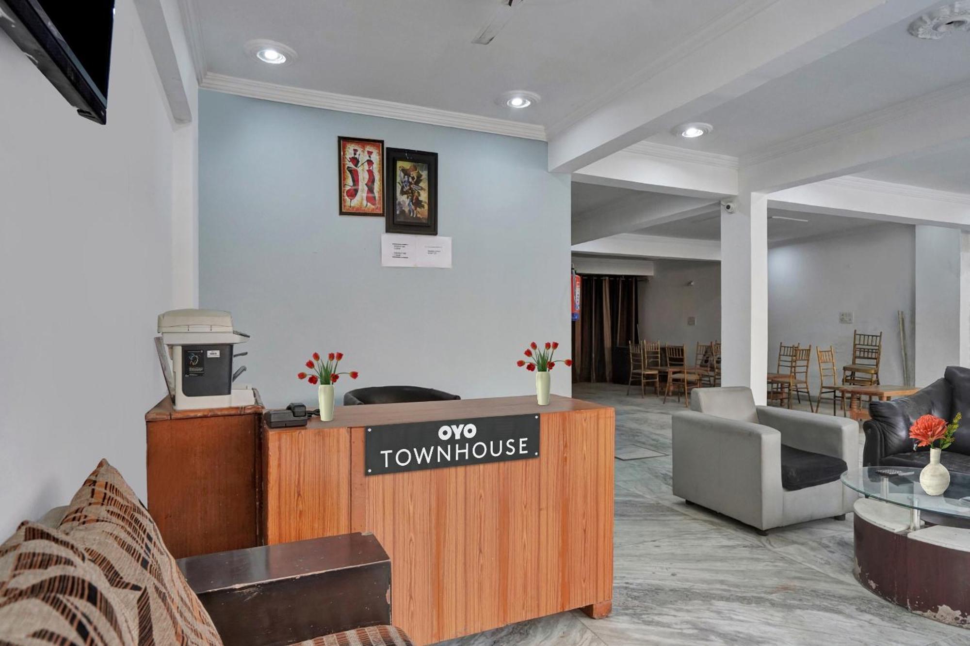 Collection O Samira Residency Near Botanic Garden Of Indian Republic Hotel Noida Buitenkant foto