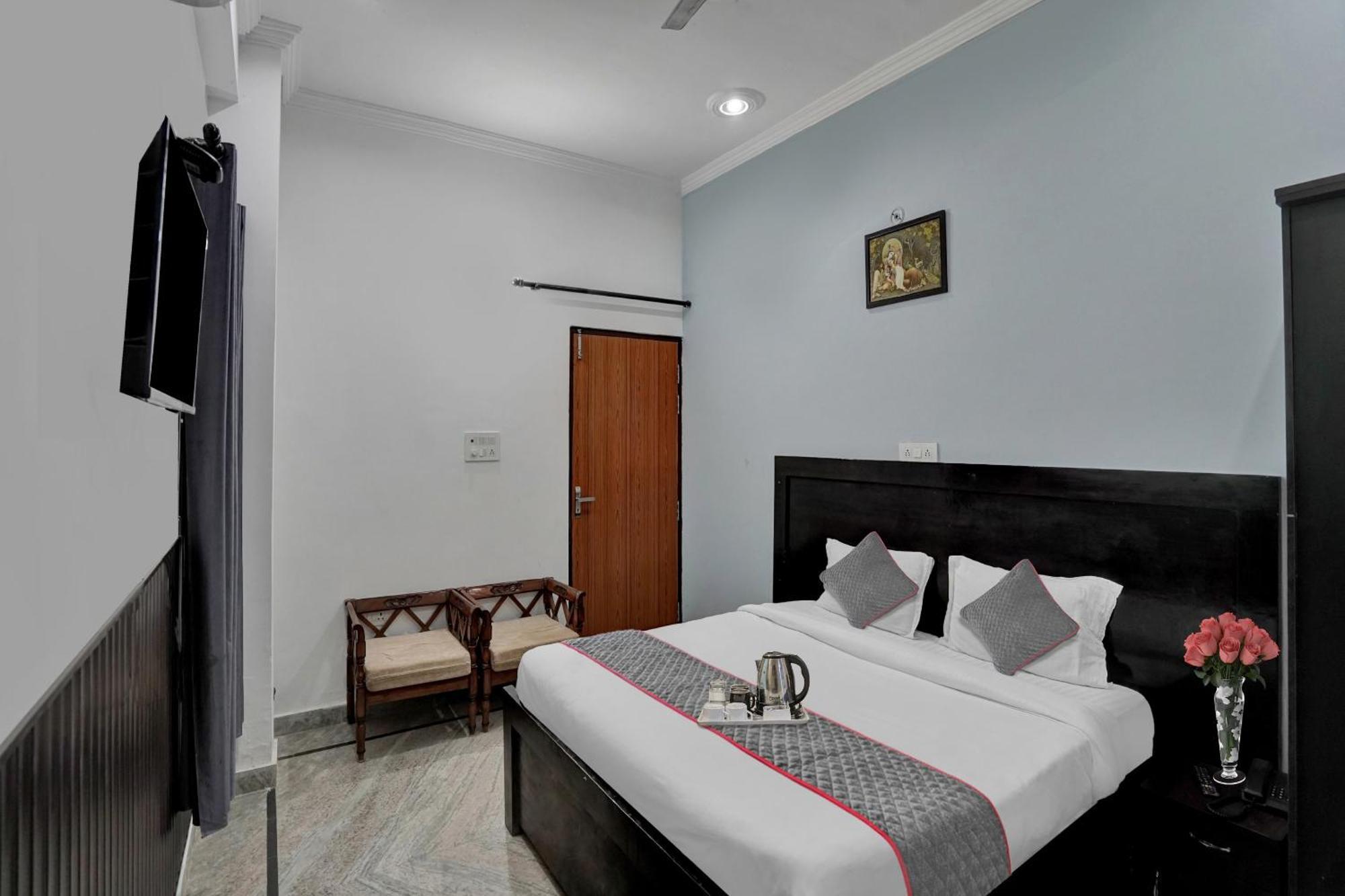 Collection O Samira Residency Near Botanic Garden Of Indian Republic Hotel Noida Buitenkant foto